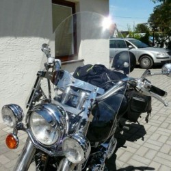   Chopper parabrezza / cupolino per motocicletta.  
   YAMAHA XVS 1100 DRAG STAR / V-STAR     